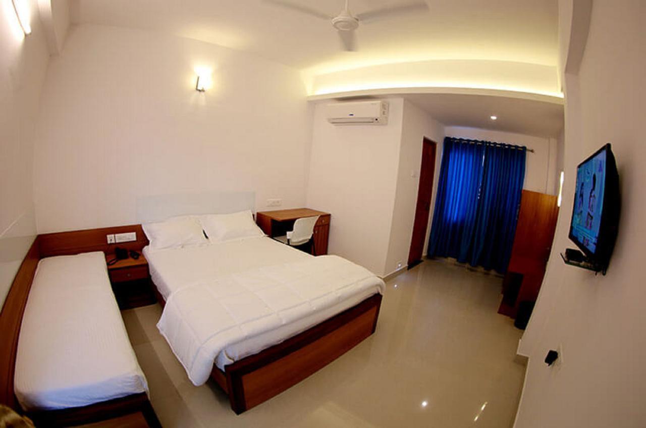 Roopmahal Hotel Thiruvananthapuram Exterior foto