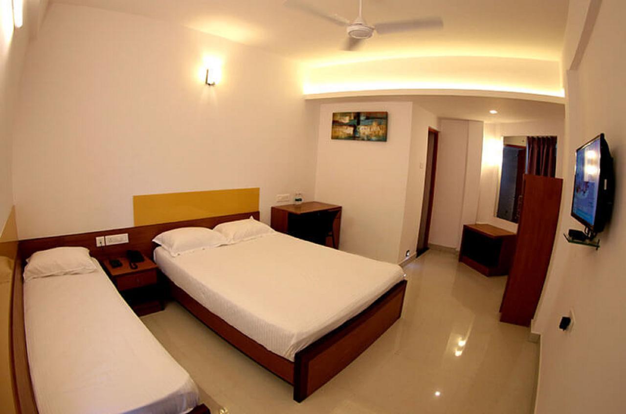 Roopmahal Hotel Thiruvananthapuram Exterior foto